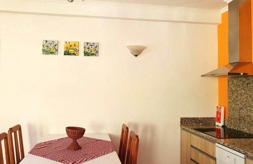 Camacha House | Homerez - House 12 km from the beach for 5 pers. with terrace in Camacha