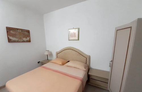 Muro Leccese House | Homerez - House 16 km away from the beach with shared pool, jacuzzi and garden