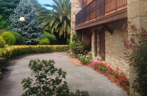 Gamiz-Fika House | Homerez - House 16 km away from the beach for 14 ppl. with terrace at Gámiz-Fica