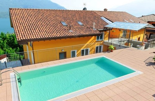 Vercana House | Homerez - House 2 km away from the beach for 4 ppl. with shared pool at Vercana