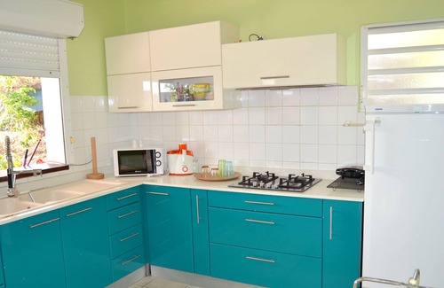 Saint-Pierre House | Homerez - House 5 km away from the beach for 7 ppl. with garden at Saint-Pierre