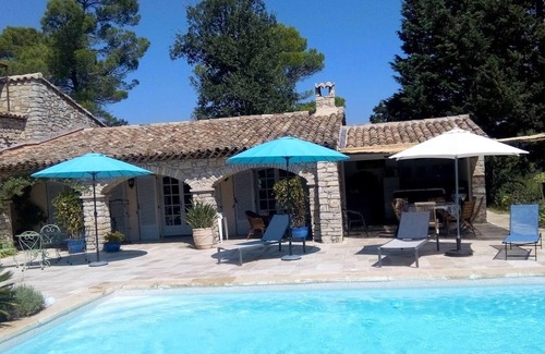 Taradeau House | Homerez - House for 10 ppl. with swimming-pool, garden and terrace at Taradeau