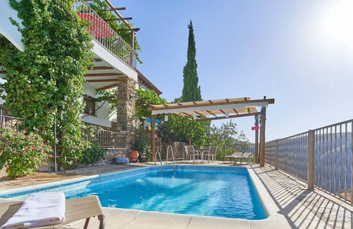 Laroya House | Homerez - House for 2 ppl. with shared pool, jacuzzi and terrace at Laroya