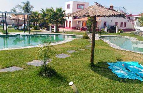 Montoito House | Homerez - House for 4 ppl. with shared pool, garden and terrace at Montoito