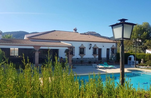 Arriate House | Homerez - House for 8 ppl. with swimming-pool, garden and terrace at Arriate