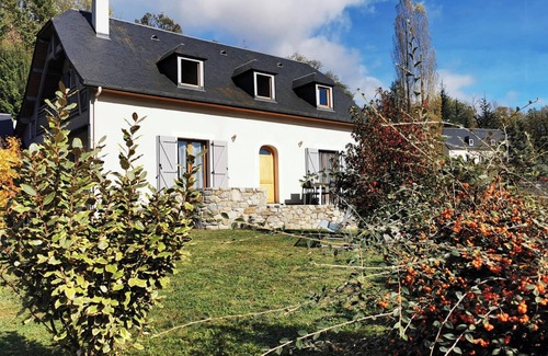 Arras-en-Lavedan House | Homerez - House Mountain View Arras