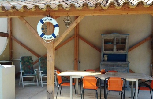 Bagnols-sur-Ceze House | Homerez - House for 15 ppl. with swimming-pool and garden at Bagnols-sur-Cèze