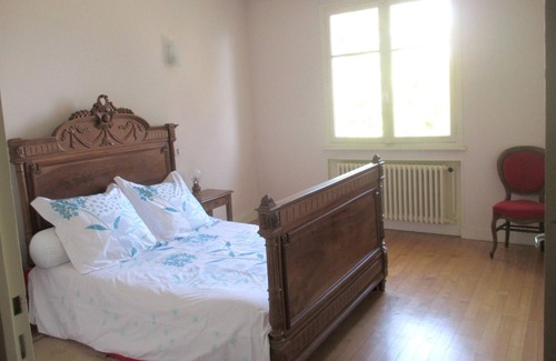 Charnay-les-Macon House | Homerez - House for 8 ppl. with garden, terrace and balcony at Charnay-lès-Mâcon