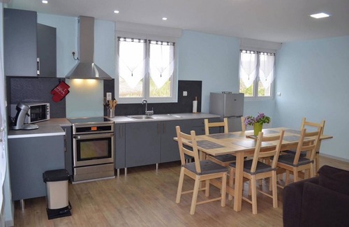 Chavot-Courcourt House | Homerez - House with Garden in Chavot-Courcourt