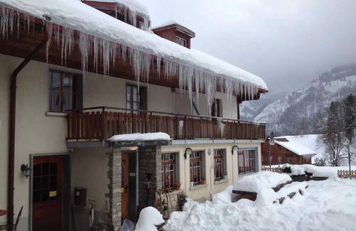 Haut-Intyamon House | Homerez - House in Haut-Intyamon