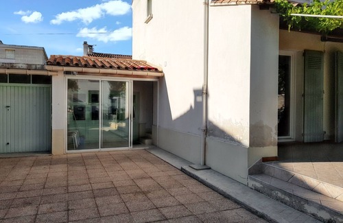 Monteux House | Homerez - House in Monteux with garden