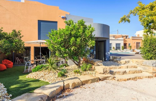 Olhao House | Homerez - House in Quelfes, sea view