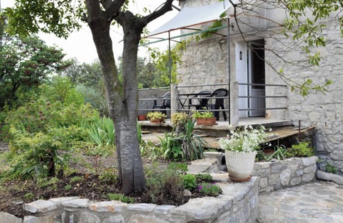 Les Vans House | Homerez - House Les Vans, Mountain View