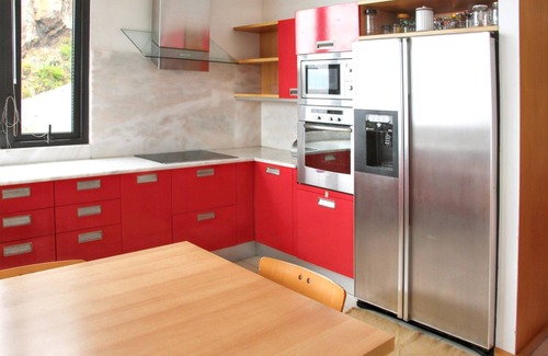 Canico House | Homerez - House with sea view in Caniço