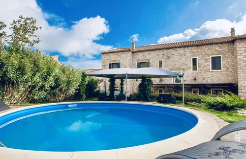Gesturi Other | Homerez - Large manor With swimming pool