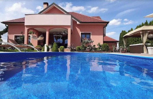 Sveti Ilija Villa | Homerez - Luxurious Villa in Turčin with Private Pool