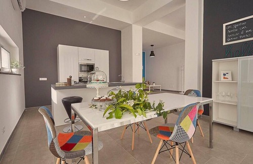 Favara Villa | Homerez - Luxurious Villa with Pool in Favara
