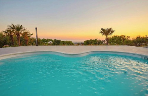 Favara Villa | Homerez - Magnificent Villa in Favara with Sea View