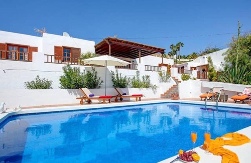 Nazaret Villa | Homerez - Modern Villa in Nazaret with Private Pool