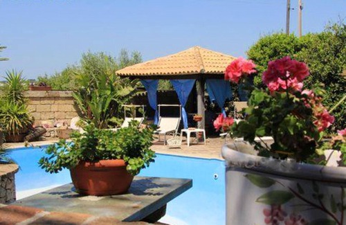 Castrignano del Capo Apartment | Homerez - Nice appartement 4 km away from the beach for 6 ppl. with shared pool