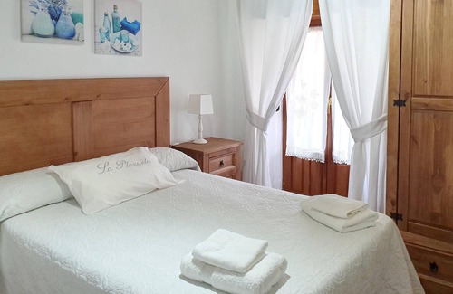 Perena House | Homerez - Nice house for 8 ppl. with garden and terrace at Pereña de la Ribera