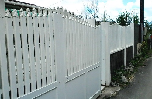 Le Bourg Apartment | Homerez - Nice appartement 10 km away from the beach for 5 ppl. at Morne-à-l'Eau