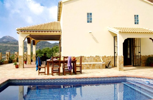 El Gastor Ski Chalet | Homerez - Nice chalet for 4 ppl. with swimming-pool and terrace at El Gastor