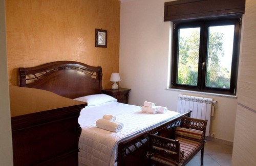 Caiazzo House | Homerez - Nice house for 6 ppl. with shared pool and garden at Bosco di Caiazzo