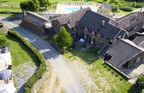Gravieres House | Homerez - Nice house for 6 ppl. with shared pool and terrace at Gravières