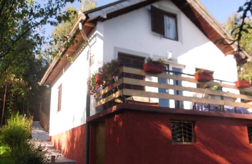 Busovaca House | Homerez - Nice house for 5 ppl. with garden and terrace at Jazvine