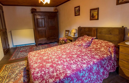 Rignac House | Homerez - Nice house for 6 ppl. with garden, terrace and balcony at Cabanes