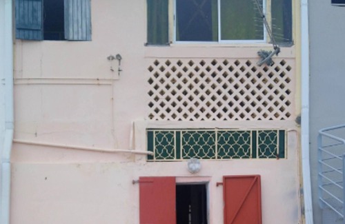 Saint-Pierre House | Homerez - Nice house for 6 ppl. with sea view at Saint-Pierre