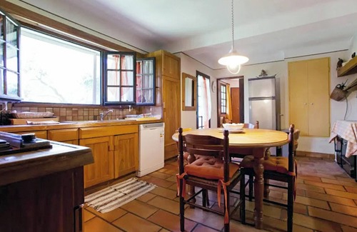 Barbentane Villa | Homerez - Provencal Villa with Pool in Barbentane