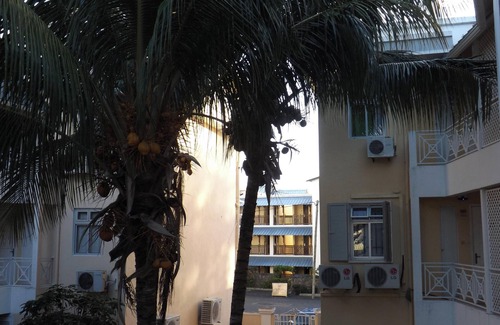 Wolmar Apartment | Homerez - Seaview Apt Flic en Flac