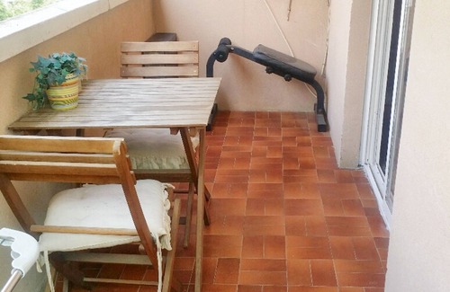 Benimaclet Apartment | Homerez - Spacious Apartment with Garden in Valencia