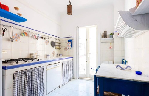 Taranto Apartment | Homerez - Spacious apartement for 6 ppl. with jacuzzi and balcony at Taranto