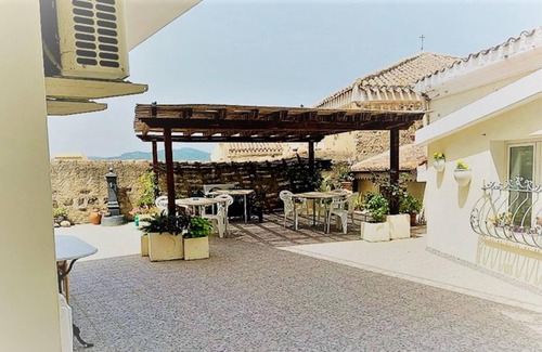 Galtelli Apartment | Homerez - Spacious appartement for 6 ppl. with terrace and balcony at Galtellì