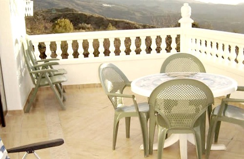 Yegen House | Homerez - Spacious house for 6 ppl. with terrace and balcony at Yegen