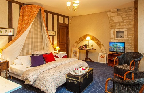 Chablis House | Homerez - Spacious house for 6 ppl. with jacuzzi at Chablis