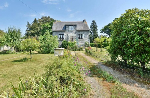 Quebriac House | Homerez - Spacious house for 6 ppl. with garden and terrace at Québriac