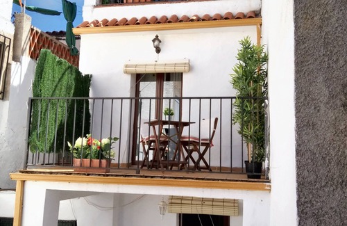 Hornos House | Homerez - Spacious House in Hornos with Mountain View