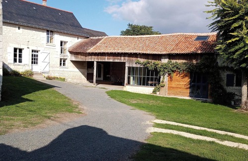 Assay House | Homerez - Spacious House in Assay with Garden and Fireplace