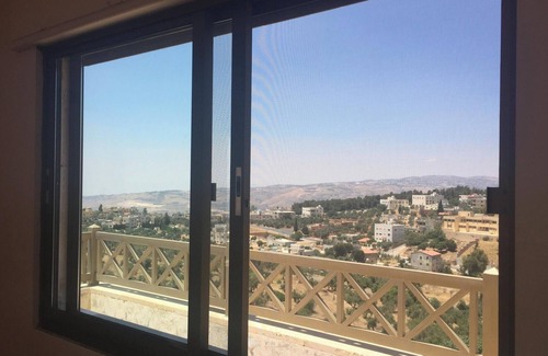 Suwailih House | Homerez - Spacious house in Amman with parking