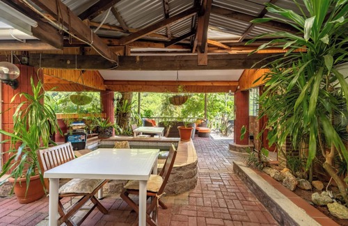 Glacis House | Homerez - Spacious House with Shared Pool in Machabee