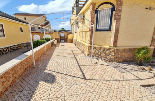 Mazarron Villa | Homerez - Spacious villa with private pool in Mazarrón