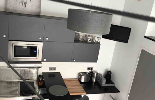 Vallieres Apartment | Homerez - Studio in Clermont-Ferrand