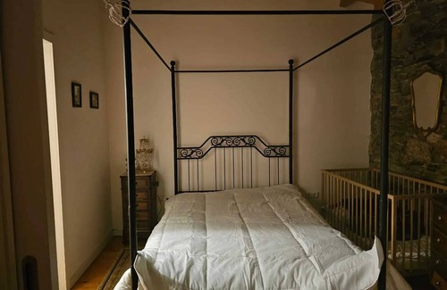 Sabugal e Aldeia de Santo Antonio Apartment | Homerez - Studio in Sabugal castle