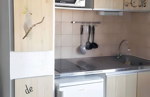 Saint-Cyprien Plage Apartment | Homerez - Studio Saint-Cyprien, sea view