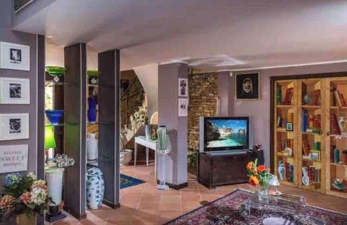 Partinico Villa | Homerez - Sunny Villa in Partinico with Private Pool