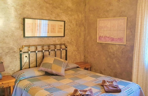 La Puebla de Castro Villa | Homerez - Villa for 18 ppl. with swimming-pool and garden at La Puebla de Castro